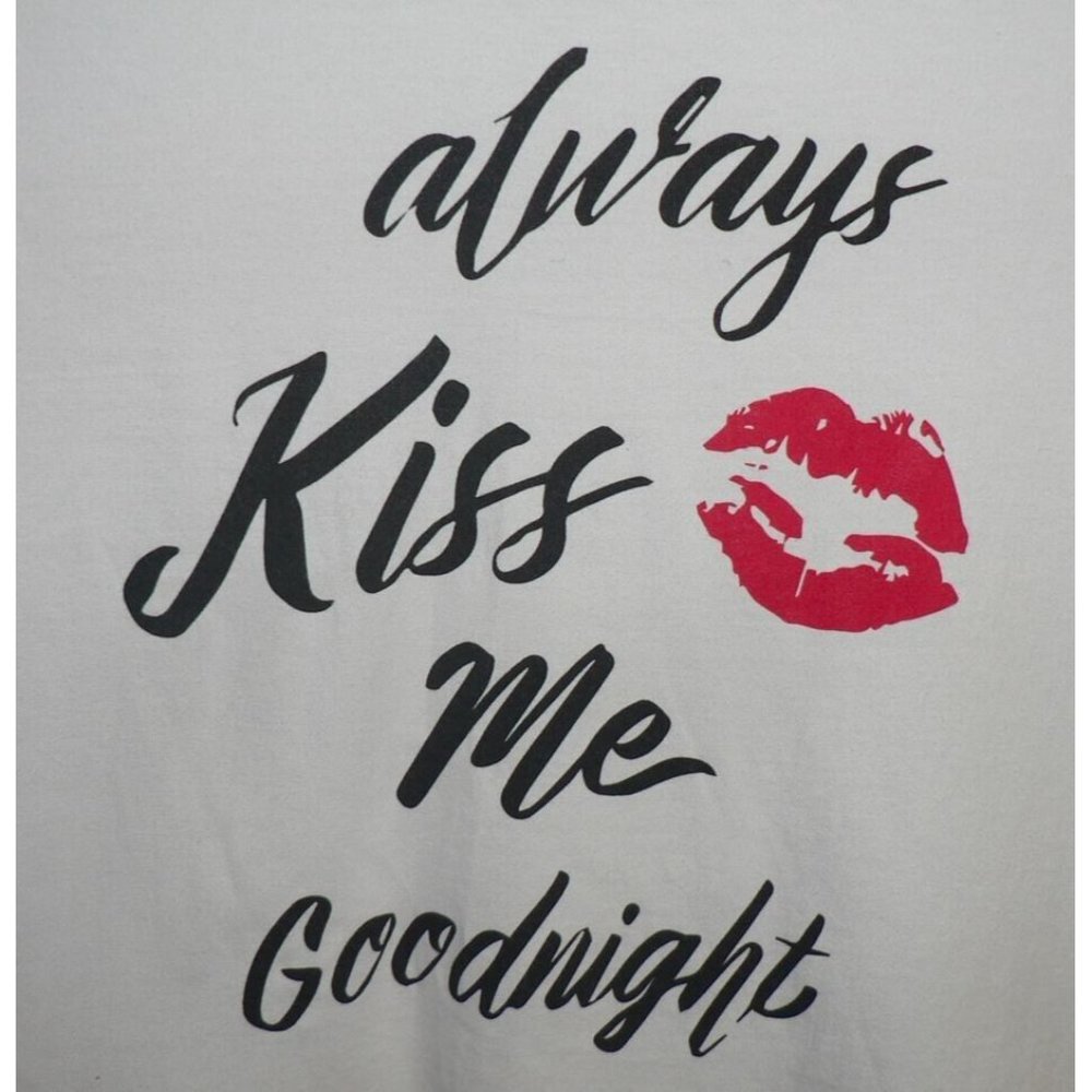 Cozy Rozy CA‎ Women's Always Kiss Me Goodnight Short Sleeve Raw Hem Tee White Sm